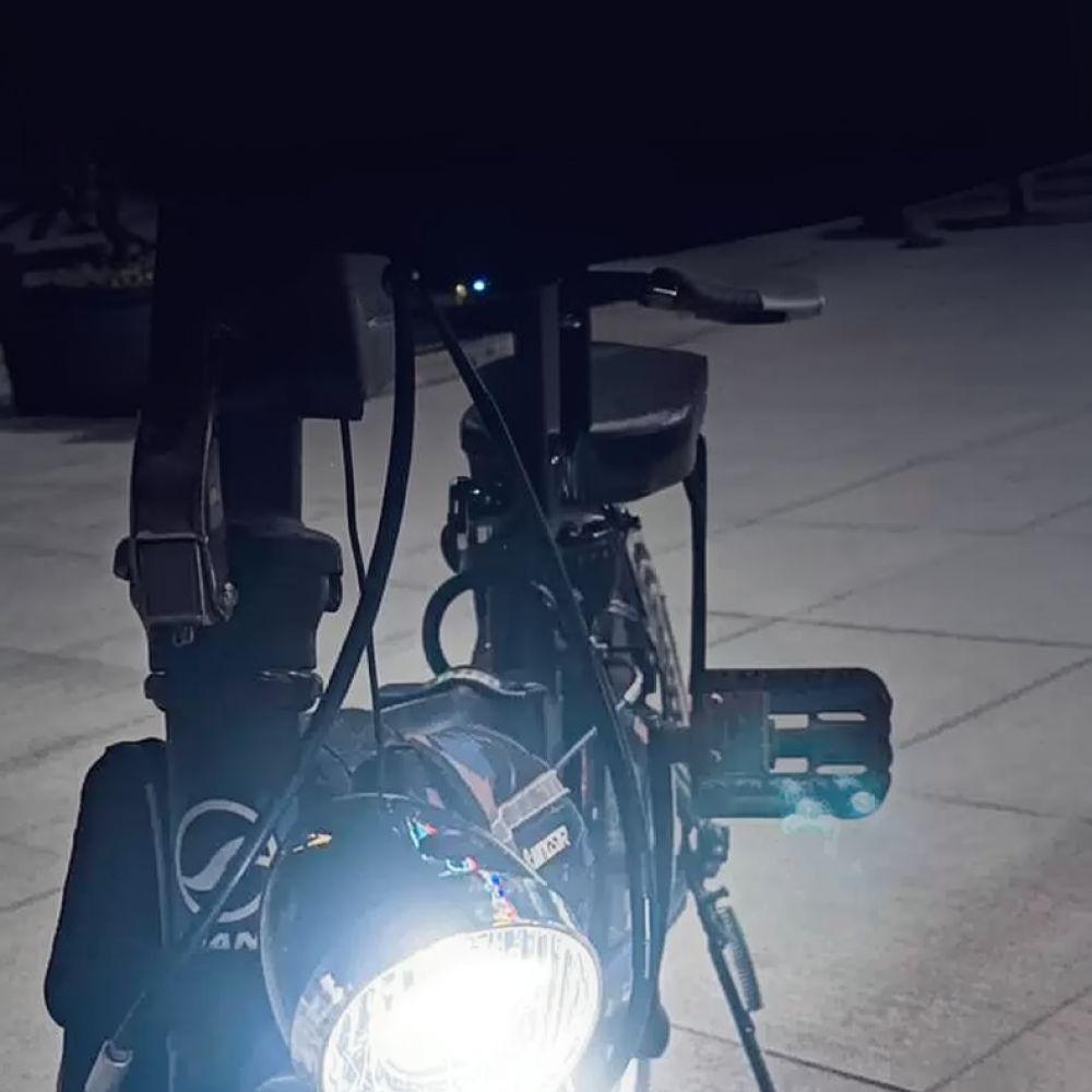 Cycling Commute Gear - Retrooprzyjazna lampa przednia LED do roweru,