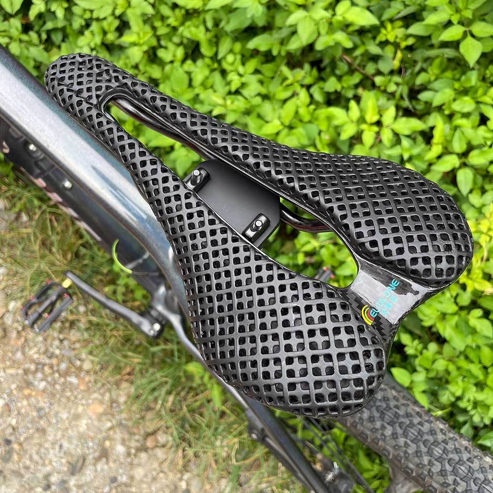 Siodło rowerowe Elitaone 3D Pr – Commuting By Bike recenzja i cena